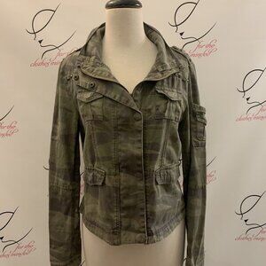 Rue 21 Camo Jacket: Sz Small. Rugged. Studded. 5 pockets. Neck Zip Pocket WTC